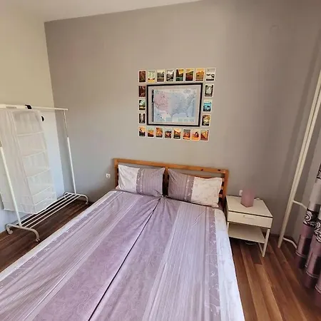 Center 2 Bdrm Apartment, 5min From Square & Garden, Free Parking 公寓 普罗夫迪夫