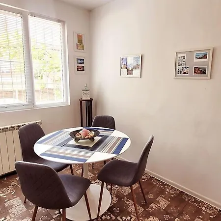 Center 2 Bedroom Apartment, Free Parking شقة بلوفديف