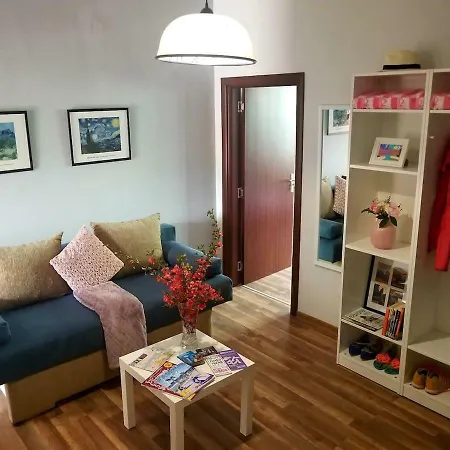 Center 2 Bdrm Apartment, 5min From Square & Garden, Free Parking 公寓