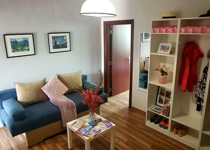 Center 2 Bedroom Apartment, Free Parking Daire